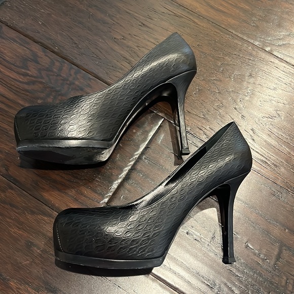 YSL black reptile embossed hidden platform heel in black. Worn 2x - Picture 4 of 9